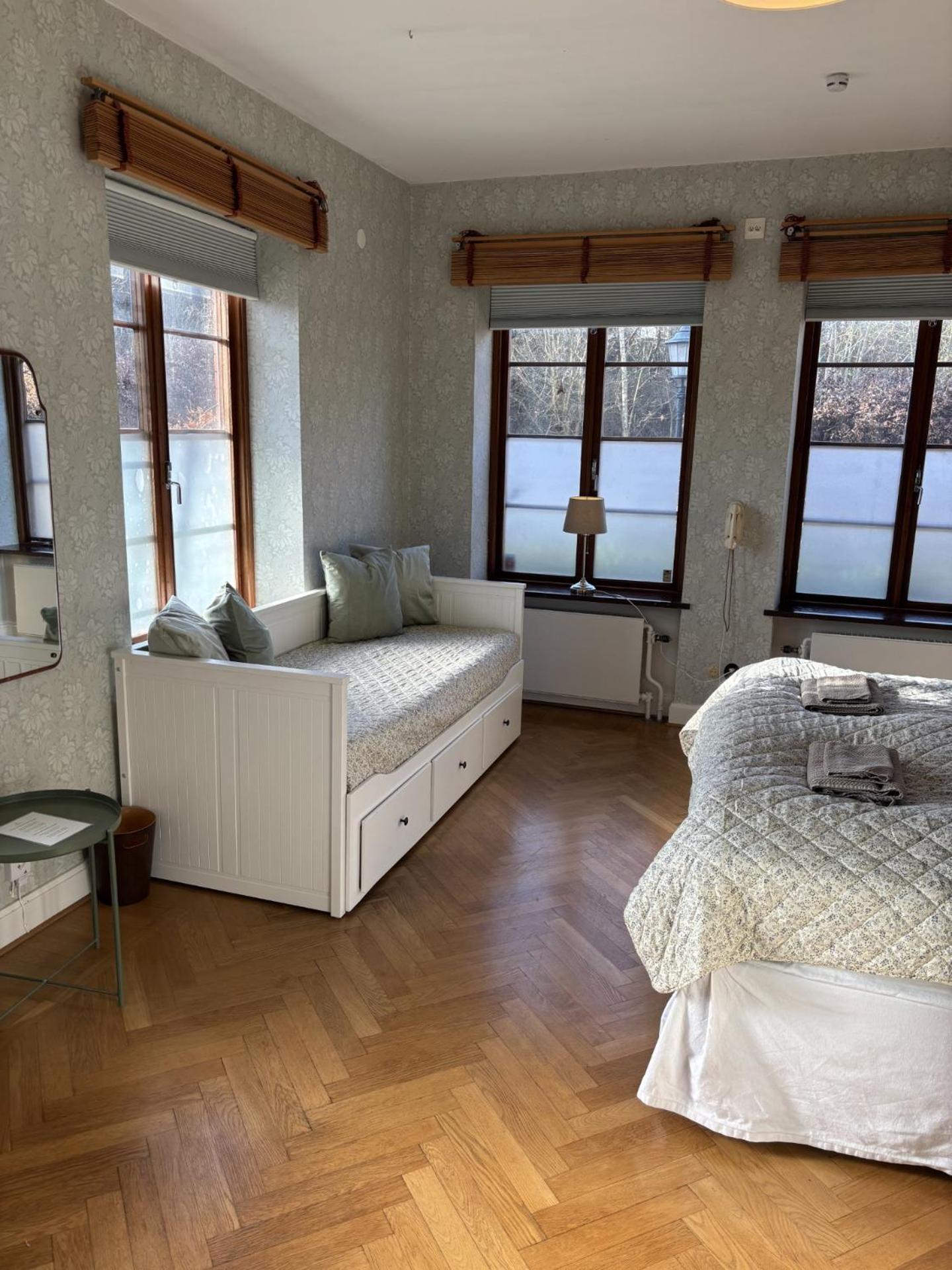 Minnesberg Bed & Breakfast Трелебори Екстериор снимка